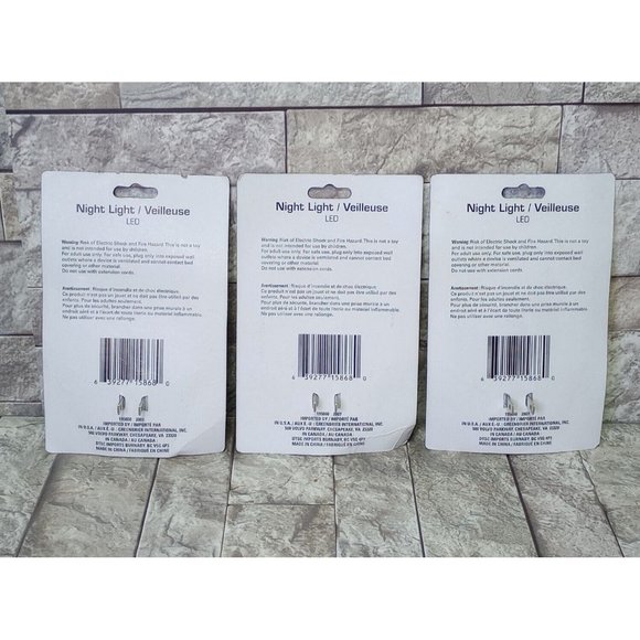 3 Pkg lot - NIP - NIGHT LIGHT LED -  VEILLEUSE - Glows blue  0.4 W - 60HZ - 120V - Picture 3 of 5